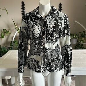 ⭐️HOST PICKED⭐️Vintage Leslie Faye original gold buttons, thread black, white Sm